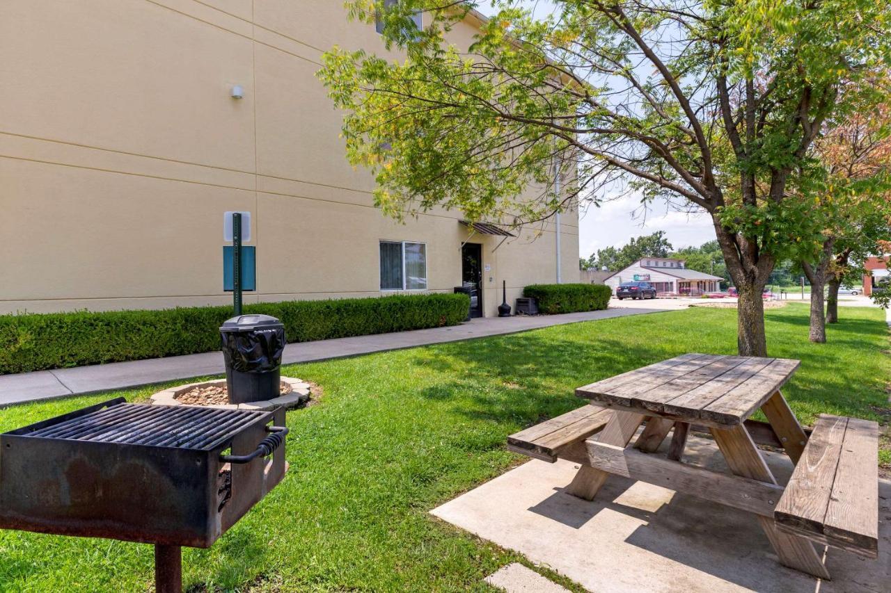 Comfort Inn & Suites Ponca City Near Marland Mansion Buitenkant foto
