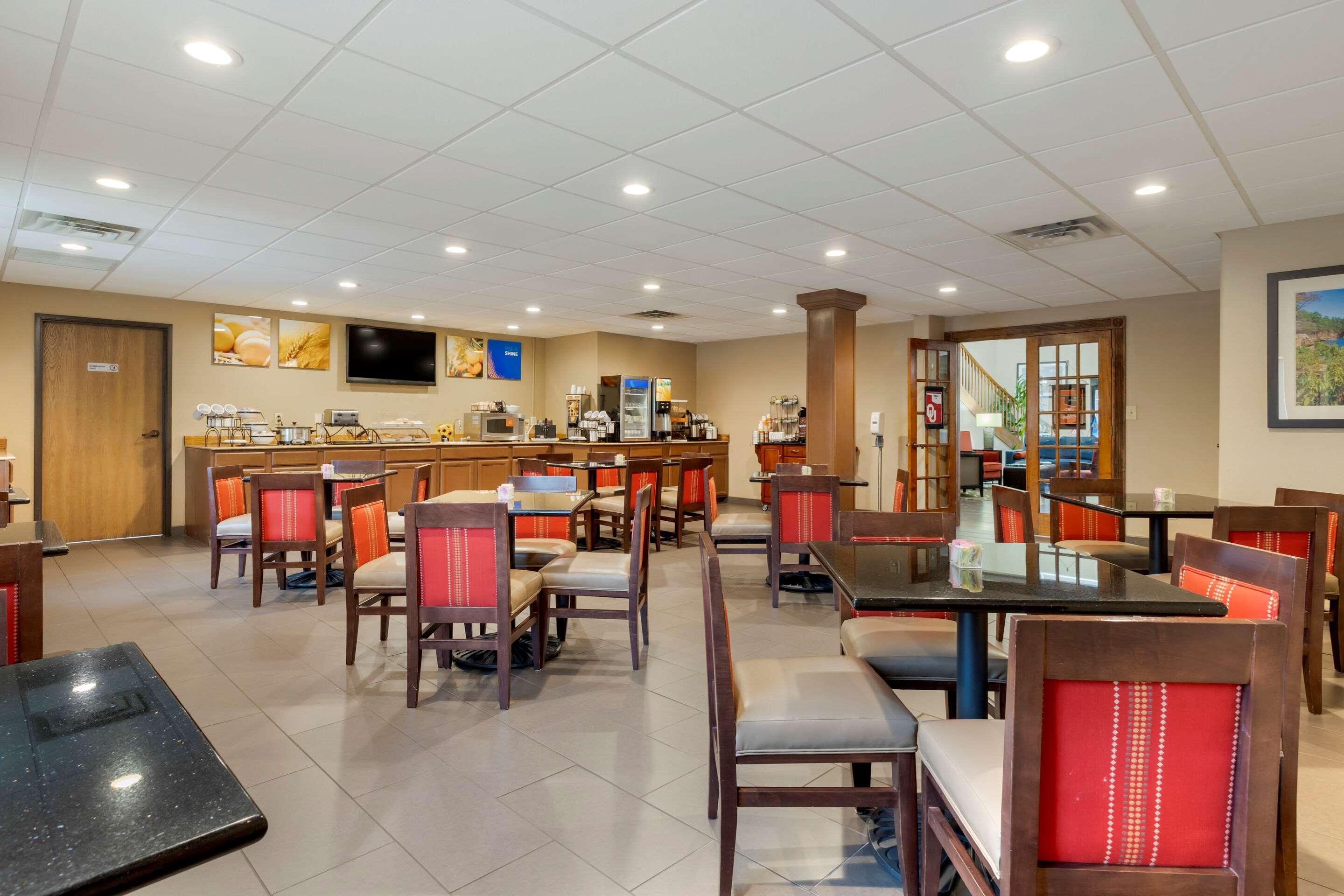 Comfort Inn & Suites Ponca City Near Marland Mansion Buitenkant foto