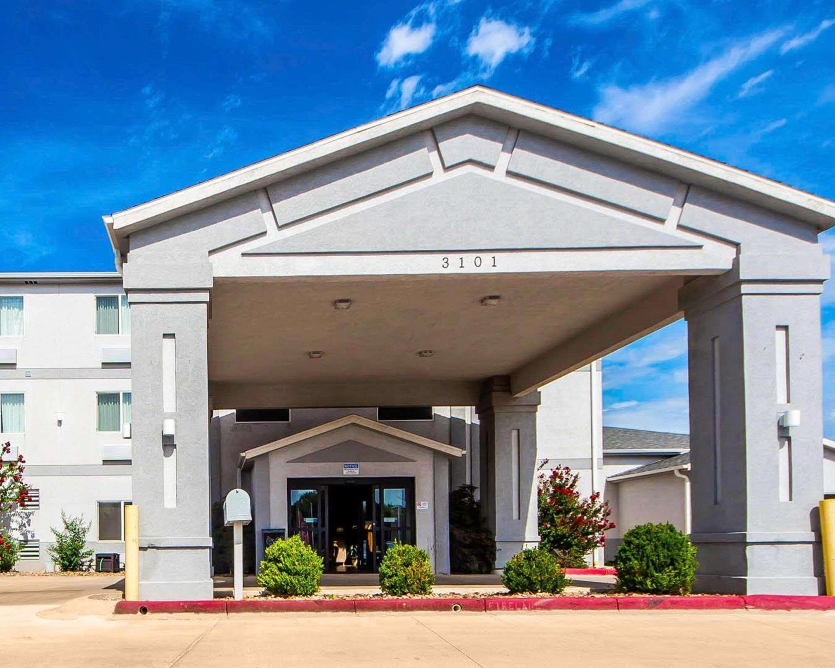 Comfort Inn & Suites Ponca City Near Marland Mansion Buitenkant foto